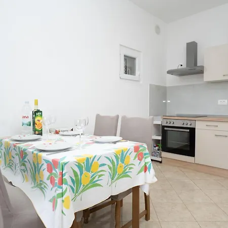 Ferienhaus Summer Family Near Zadar *