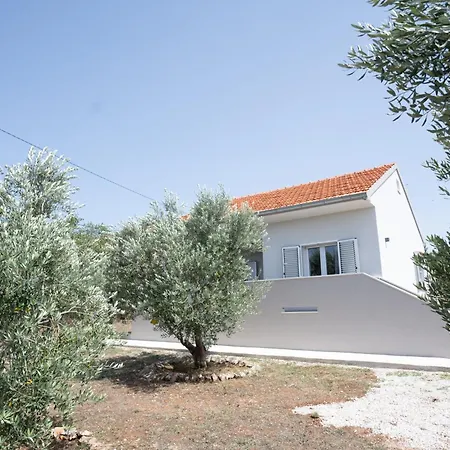 Ferienhaus Summer Family Near Zadar Debeljak
