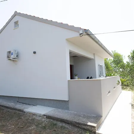 Ferienhaus Summer Family Near Zadar *